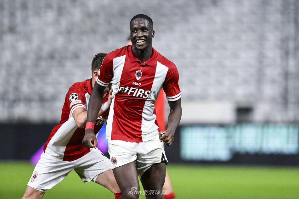 甚至上演 甚至上演