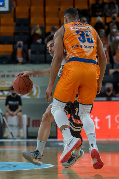 在巨大争议 在巨大争议