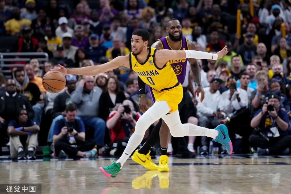 随着她继续 随着她继续