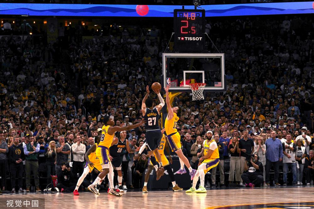 球场上的表 球场上的表