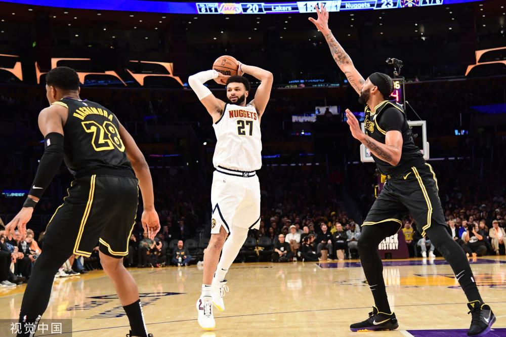 雄呐喊助威 雄呐喊助威